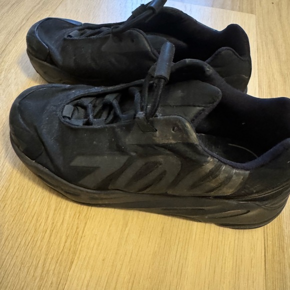 The Yeezy Boost 700 MNVN “Triple Black” kid size 12 - Picture 7 of 7